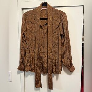 Beautiful 80s dress shirt